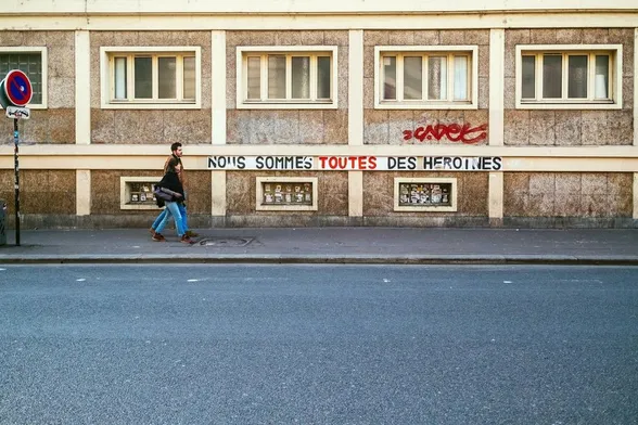 Collage urbain : “Nous sommes TOUTES des héroïnes”