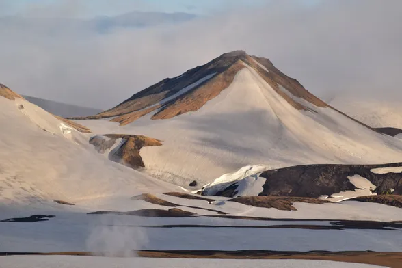 a snowy mountain