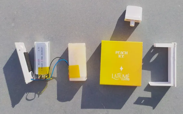 In den E-Zigaretten verbergen sich hochwertige Akkus, die man für Bastelprojeke auch im IoT- Bereich verwenden kann. Diese werden eigentlich einfach weggeworfen. Unglaublich.
