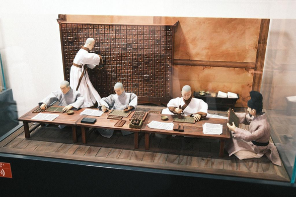 Model of a Korean friction printing workshop.