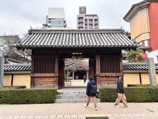 東長寺の正門