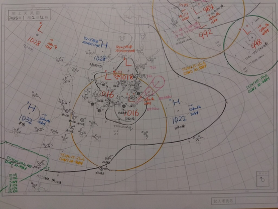 2025年1月12日正午の気象通報を基に描いた天気図