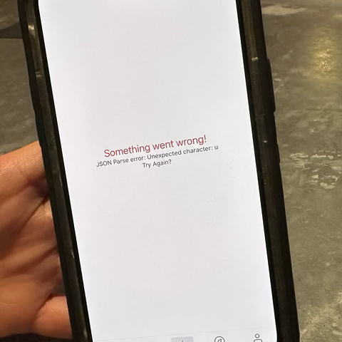 A picture of an iPhone running the pixelfed app showing an error message 