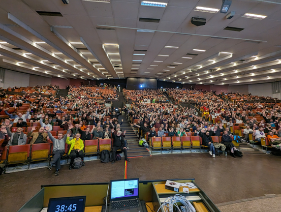 Janson in ULB Solbosch, largely full. Center view.