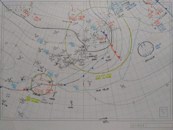 2025年5月11日正午の気象通報を基に描いた天気図