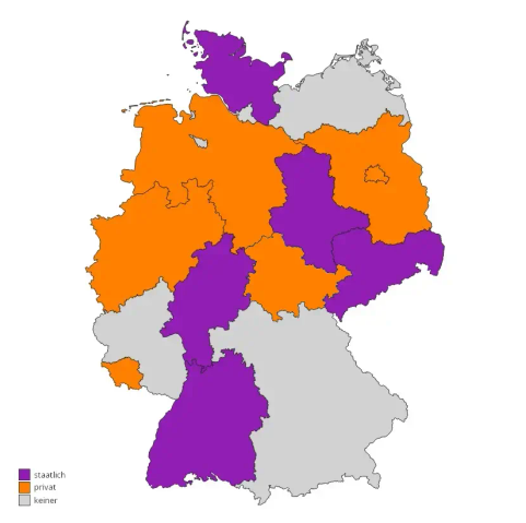 Karte von Deutschland, auf der die Bundesländer folgendermaßen hervorgehoben sind:
staatliche Mastodon-Server: Hessen, Baden-Württemberg, Sachsen-Anhalt, Schleswig-Holstein
private Mastodon-Server: Berlin, Brandenburg, Niedersachsen, Nordrhein-Westfalen, Saarland, Thüringen
