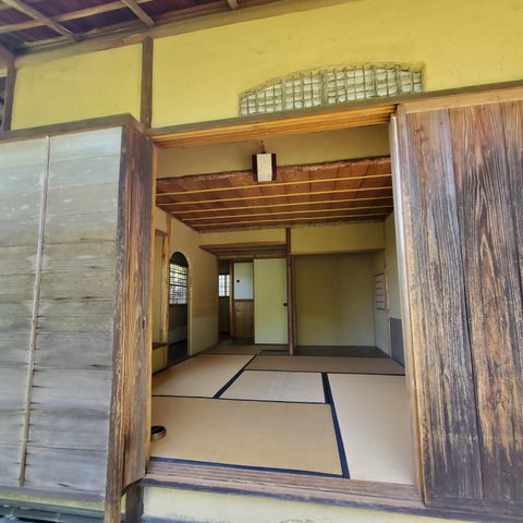 A glimpse inside Kyutei Omuro's teahouse.