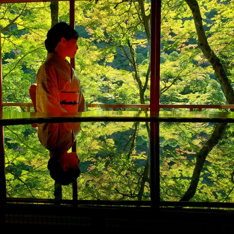 Polished table and spectacular greens at Yusai-tei.