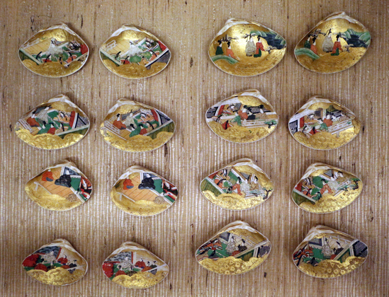 Selection of shells painted with scenes from The Tale of Genji.