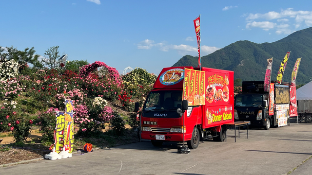 The donor kebab truck (brighter than the roses themselves)