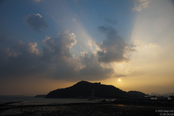 Summer sunset, in Gangjin-gun, Jeollanam-do, Korea.
