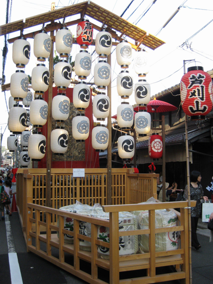 The Ashikari-yama float decked in lanterns for the pre-parade evenings.