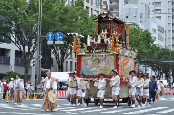 The Toro-yama float.