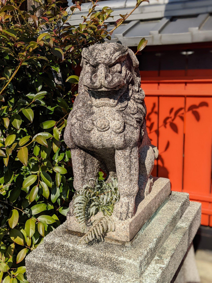 Fuko-sha in the grounds of Fukuoji-jinja, guardian shrine of Ninna-ji.
