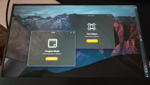 Selecting and confirming a screenshot in niri on a touchscreen.