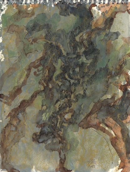 Peinture abstraite sur carnet au format portrait; Figures complexes qui s'étendent de la base vers le sommet, grise au milieu entourée de deux figures marrons, sur fond vert