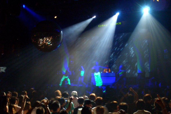 Floor 1 of the now-closed Velfarre discotheque located in the Roppongi district of Tokyo. Velfarre had three floors above ground and three floors below and was considered a mecca of Eurobeat