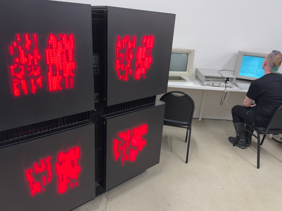 A person with a lisp machine and cm2