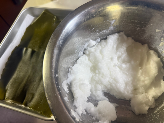 粗塩に卵白を混ぜたもの、昆布