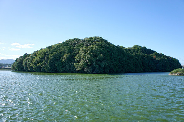 The tomb of Emperor Suinin.