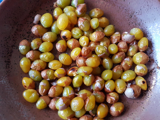 Ginnan (the seeds of ginkgo), freshly cooked and salted.