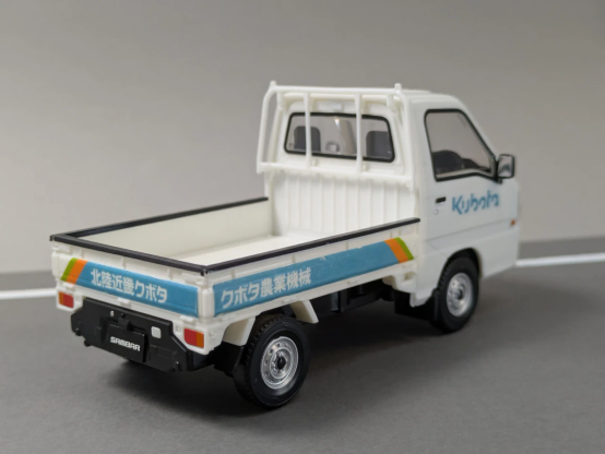 アオシマ「楽プラ SNAP KIT 1/32 スバル サンバートラック」を自作デカールで北陸近畿クボタの社用車にしてみた