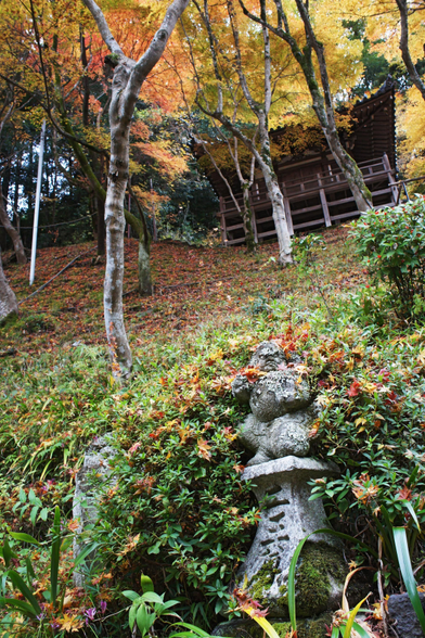 Otagi Nenbutsu-ji is built onto a steep hillside.
