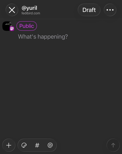 Mastodonクライアント（Fedibird）アプリ DAWN の投稿作成画面。アカウント名「@yuril」、公開範囲は「Public」に設定され、「What’s happening?」という入力欄が表示されている。画面右上には「Draft」ボタンがあり、下部には画像追加、アンケート、ハッシュタグ、メンション用のアイコンと投稿ボタンが配置されている。