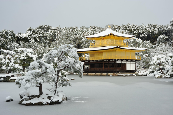 A snowy Kinkaku-ji.