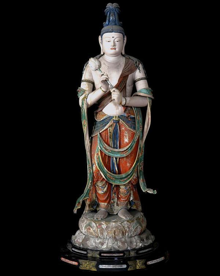 Temple Sho #Kannon #Bodhisattva standing statue, Takiyama-ji, #Japan. A side attendant of Takiyama-ji Taishakuten. Sho #Kannon is one of the six #Kannon deities, and is said to be a #Kannon of great compassion and bring good fortune to the path of hell. The #Buddhist sculptors were Unkei and Tankei, and it is said that Yoritomo's beard and teeth were placed inside the main image. Since Taishakuten is originally a guardian deity, it is rare for him to be assigned as a si...
#BuddhistArt #Buddhism