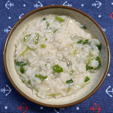 A bowl of nanakusa-gayu.