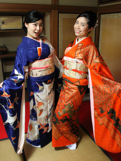 Nao-san and Maya-san model furisode (long sleeved kimono).