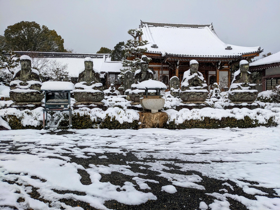 Renge-ji in the snow.