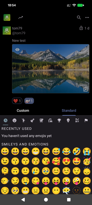 Fedilab's reaction picker showing the "Standard" tab with Unicode emoji reactions.