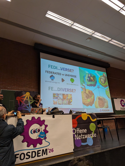 Fra with slides. Fedi + verse, Fe + Diverse