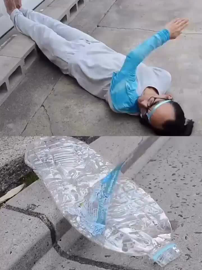 un danseur s’inspire de différents déchets abandonnés sur la voie publique, animés par le vent