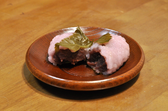 Kansai (domyoji-ko) style sakuramochi.