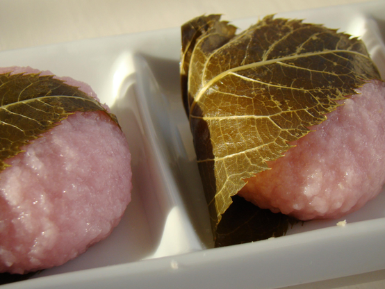 Kansai (domyoji-ko) style sakuramochi.