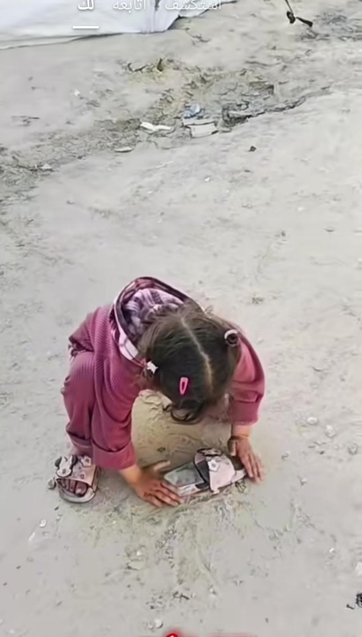 En tant que mère, le pire sentiment est de regarder ses enfants et de se sentir impuissante. Notre situation est véritablement tragique et ma campagne est au point mort ; je n’ai même pas pu la promouvoir. Je compte entièrement sur votre générosité pour partager notre histoire. Merci de retweeter et de faire un don si vous le pouvez, et de nous soutenir. 🙏